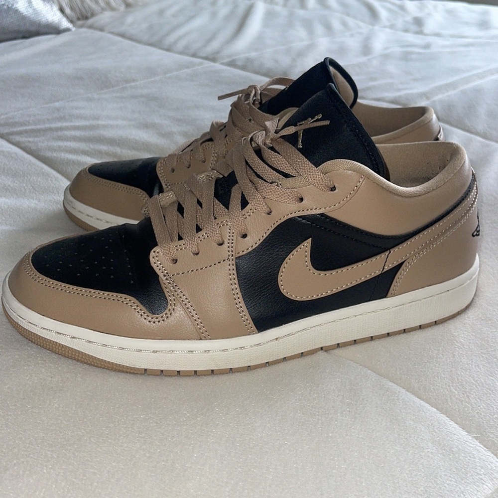 Air Jordan 1 Low Desert/Black